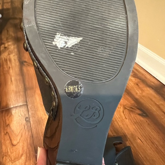 Lucky Brand Larae Black Wood Studded Wedge Heels Size 6.5 - Picture 7 of 9
